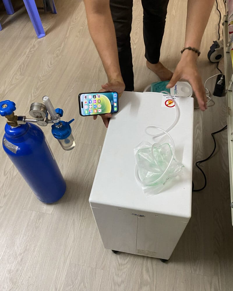 Nên thuê bình oxy hay máy tạo oxy? 2 thuê bình oxy và máy tạo oxy